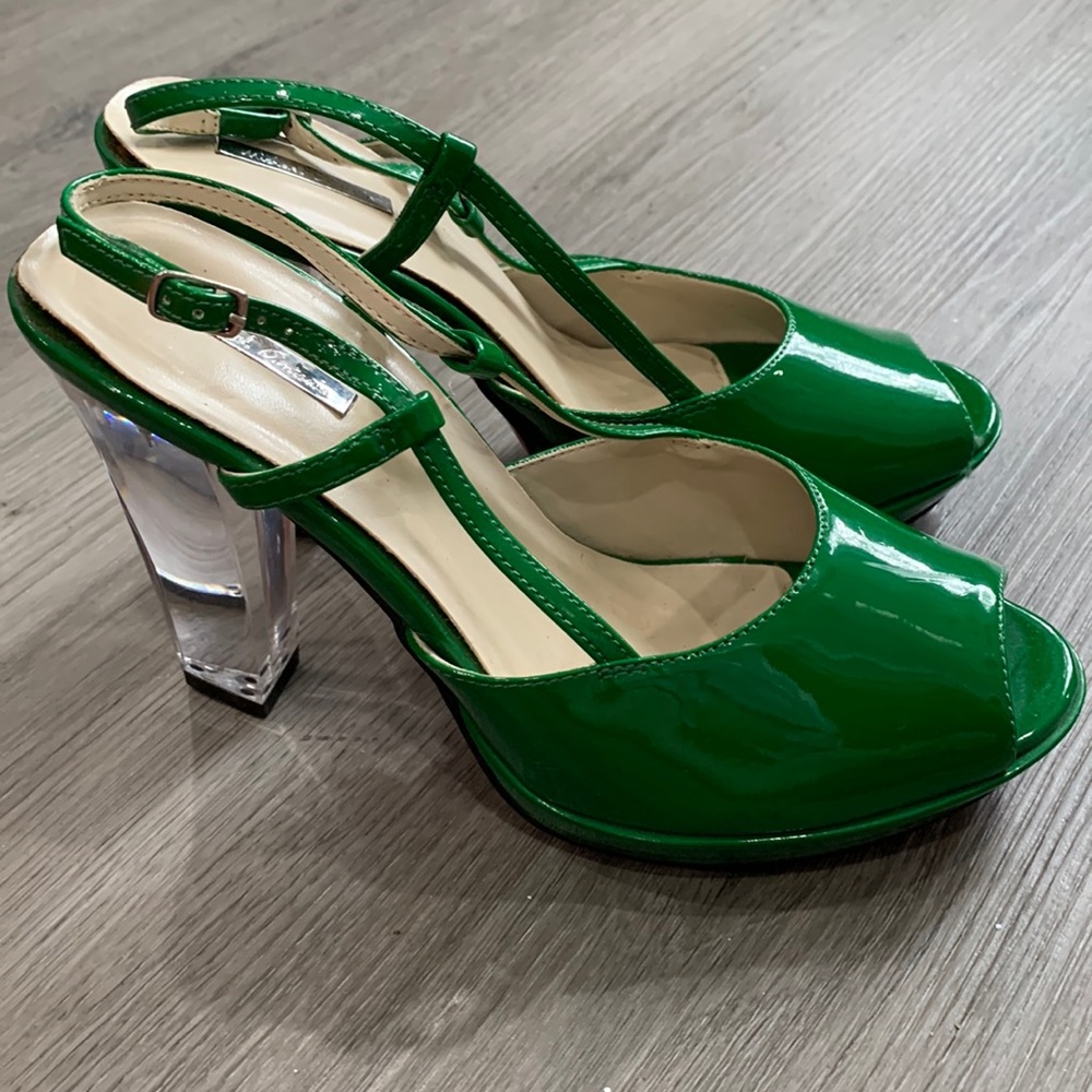 Green shinny high heel shoes size 7